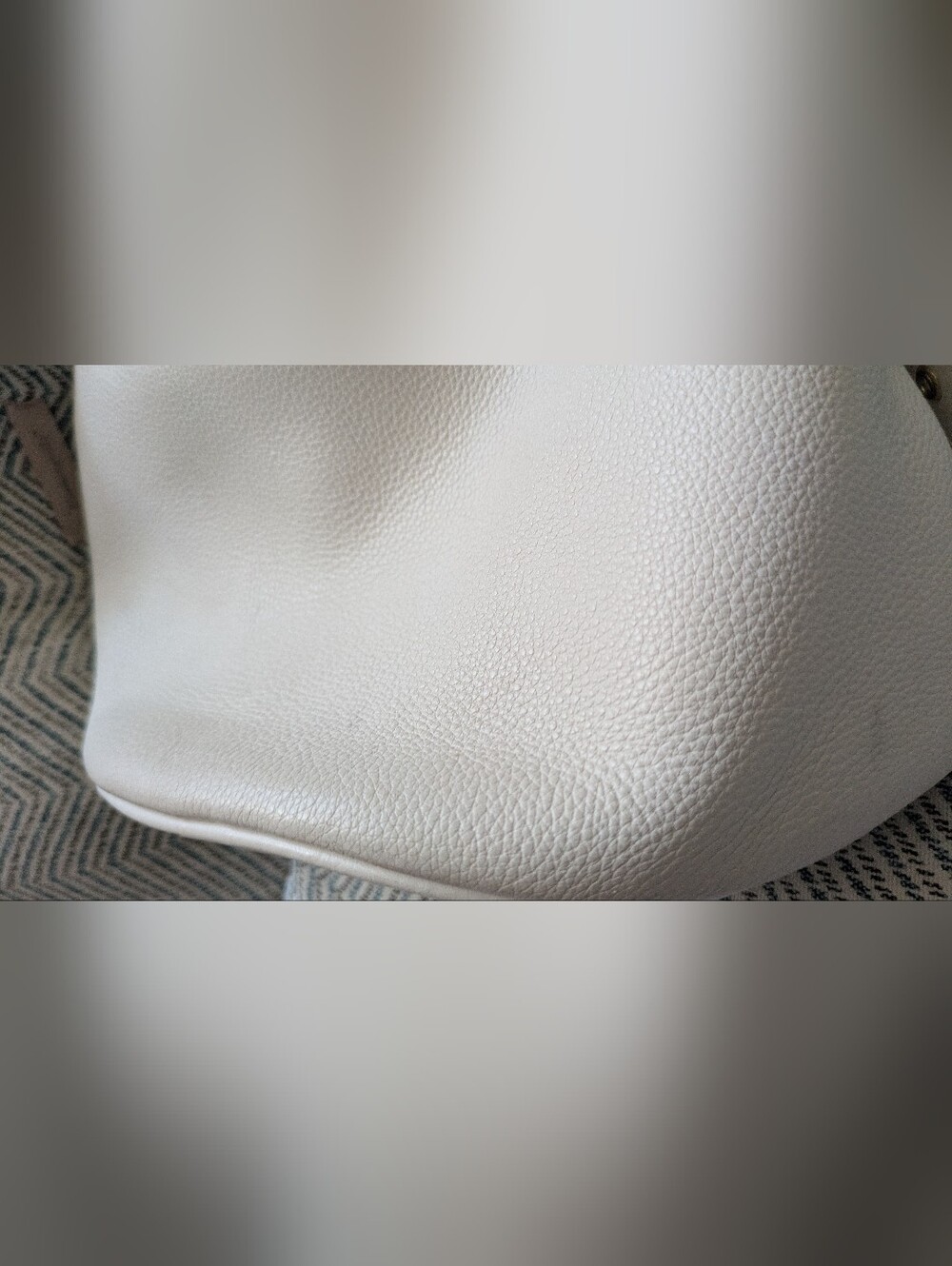 Michael Kors Brooke Ladies Medium Pebbled White/Off White Leather Bucket Bag - Picture 16 of 16